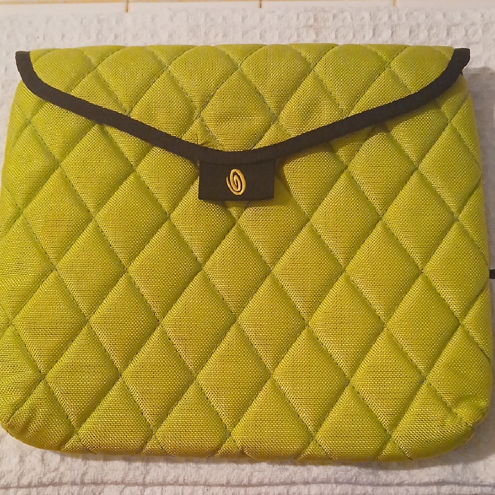 Green Quilted Laptop Sleeve